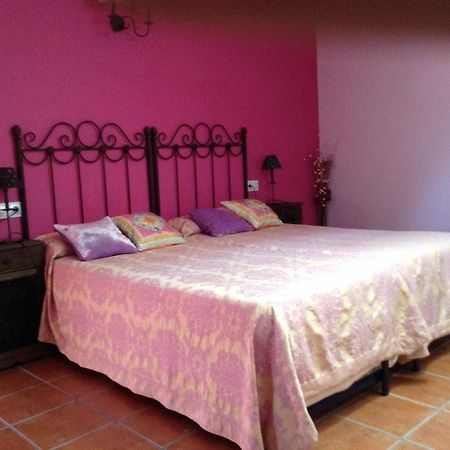 Hostal Camino Del Perdon Uterga ภายนอก รูปภาพ