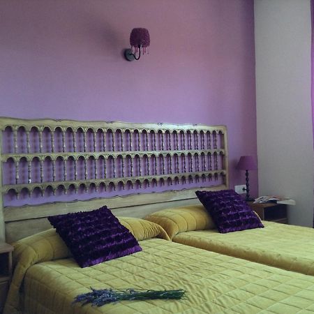Hostal Camino Del Perdon Uterga ภายนอก รูปภาพ
