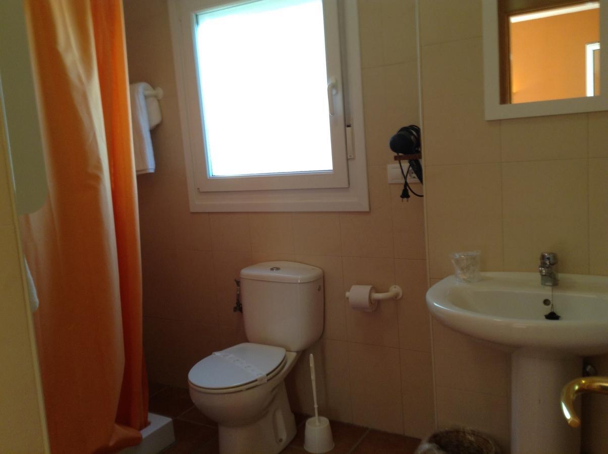 Hostal Camino Del Perdon Uterga ภายนอก รูปภาพ