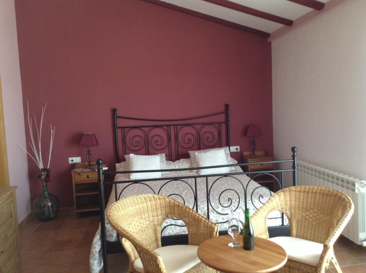 Hostal Camino Del Perdon Uterga ภายนอก รูปภาพ