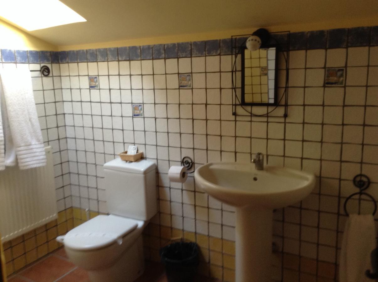 Hostal Camino Del Perdon Uterga ภายนอก รูปภาพ